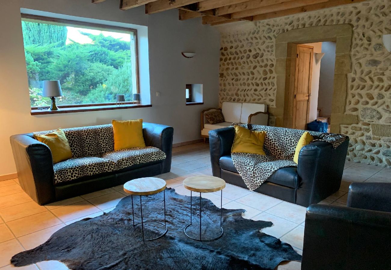 Maison à Chantemerle-les-Blés - Maison en galets avec piscine et jacuzzi