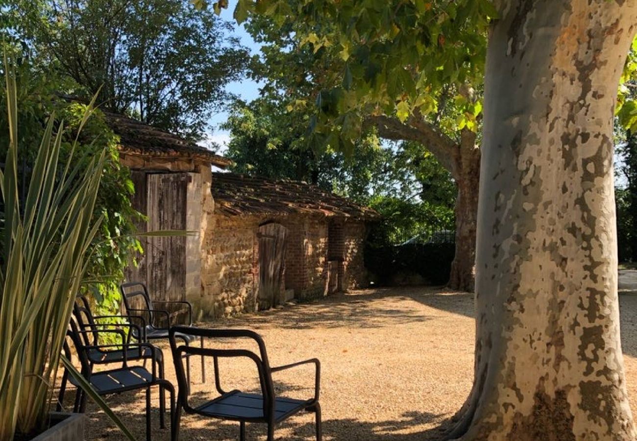 Maison à Chantemerle-les-Blés - Maison en galets avec piscine et jacuzzi