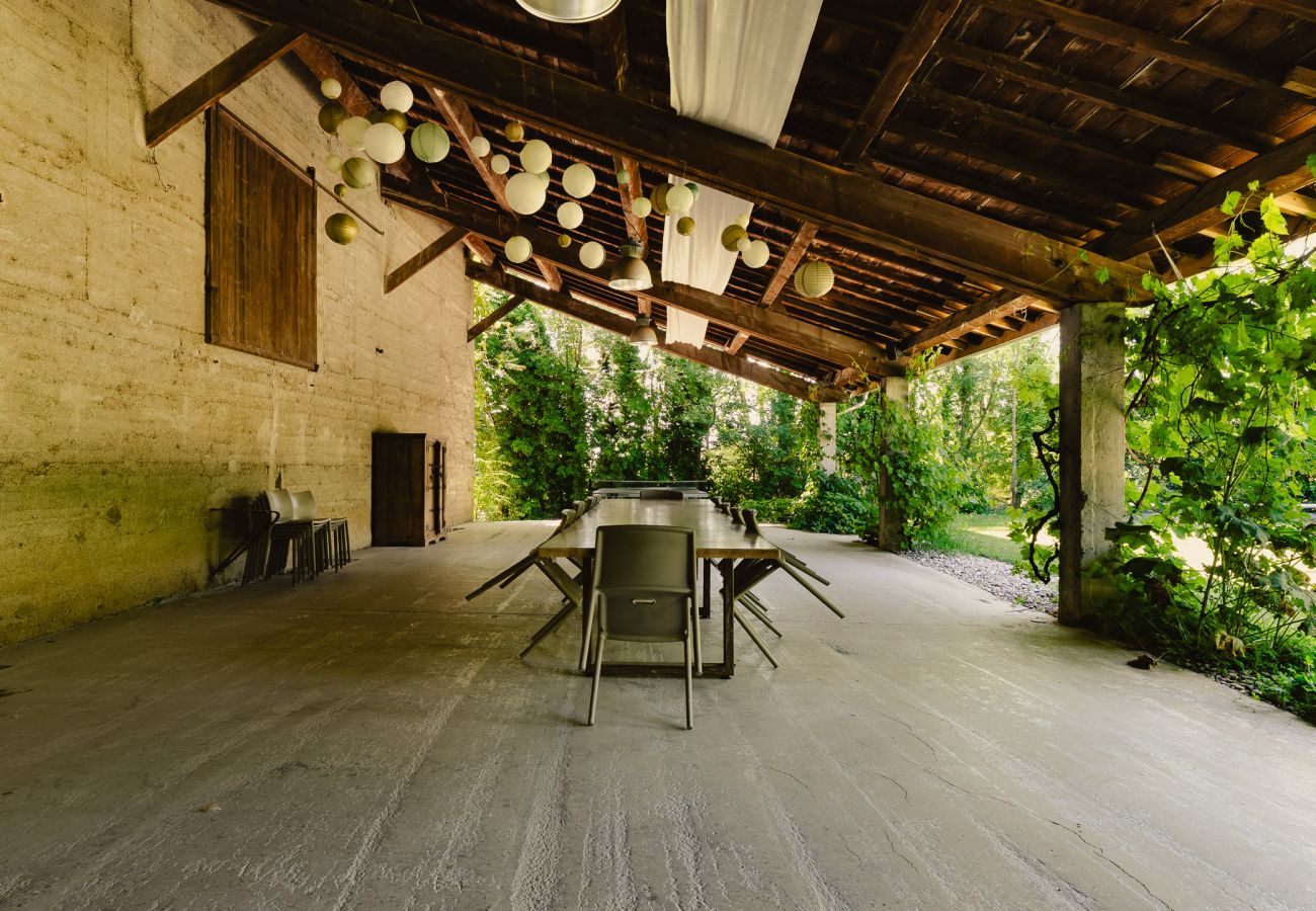 Maison à Chantemerle-les-Blés - Maison en galets avec piscine et jacuzzi