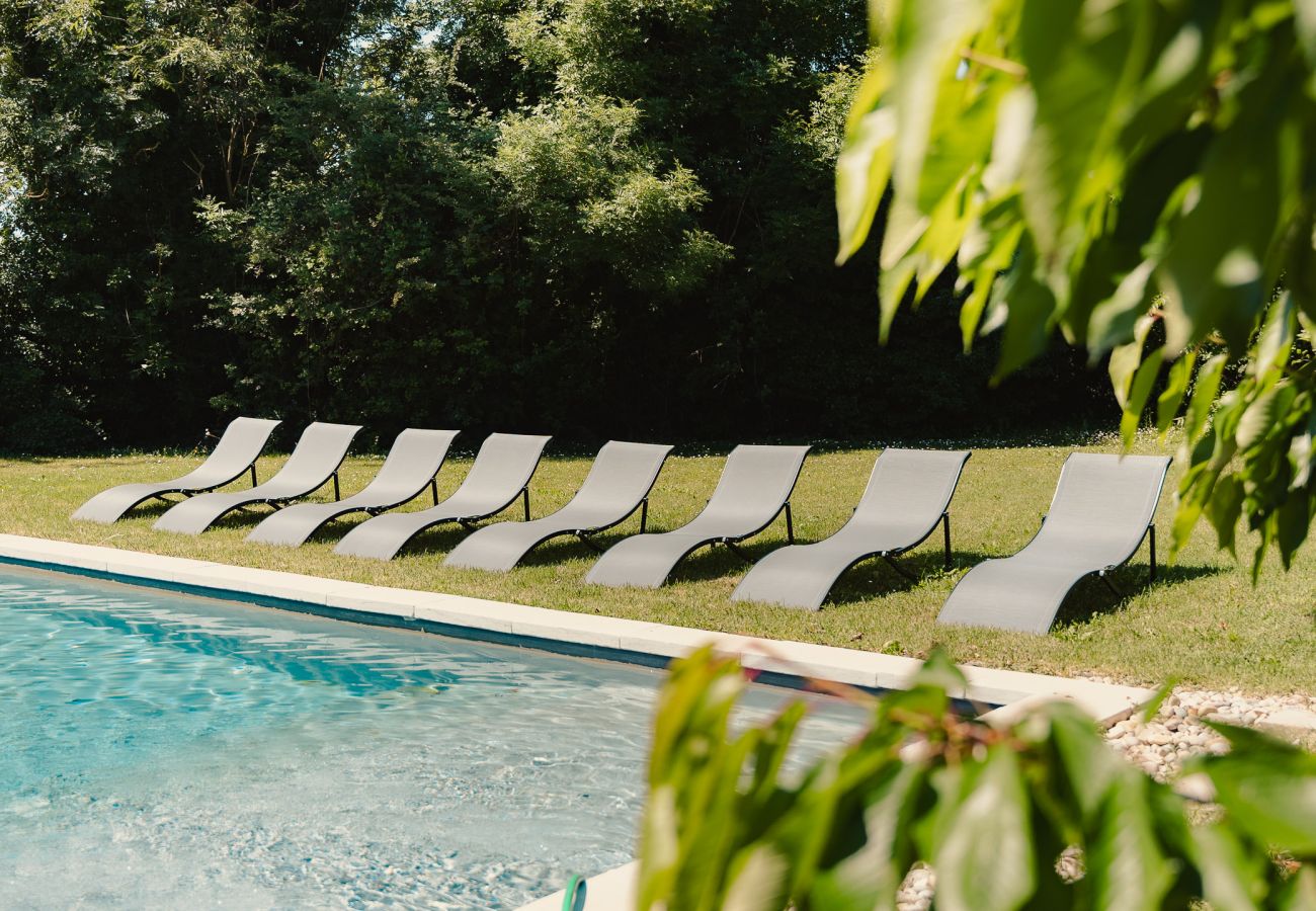 Maison à Chantemerle-les-Blés - Maison en galets avec piscine et jacuzzi