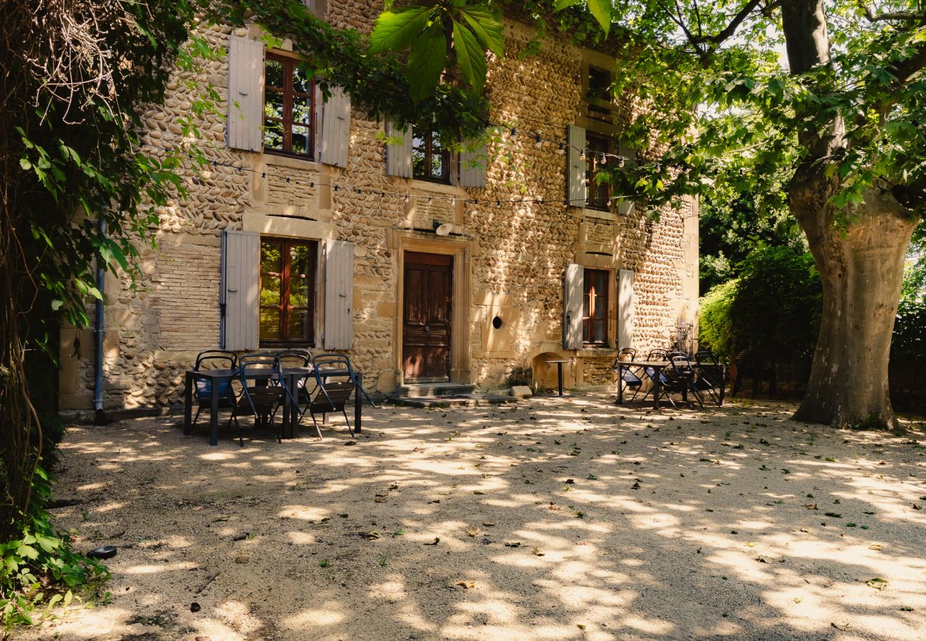 Maison à Chantemerle-les-Blés - Maison en galets avec piscine et jacuzzi