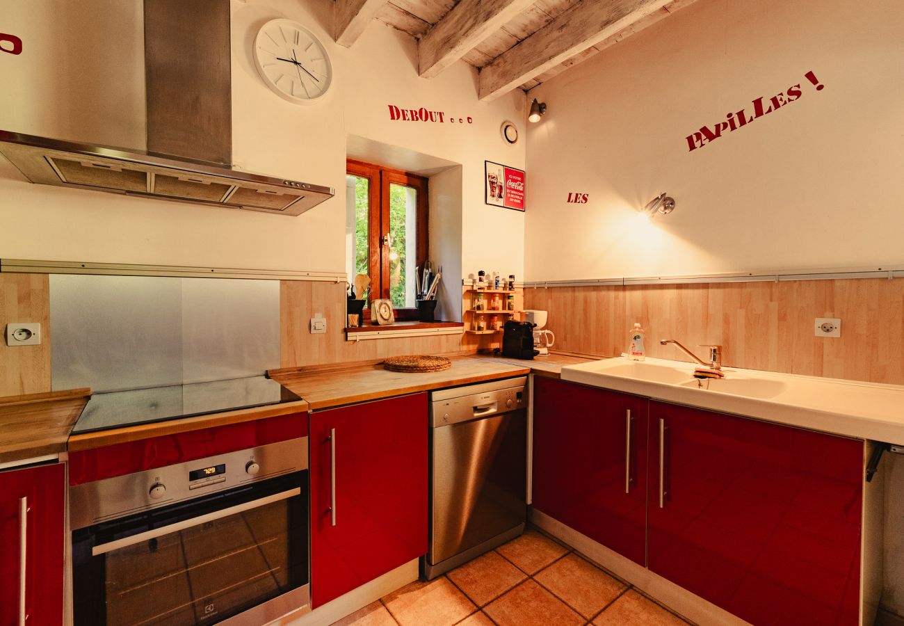 Maison à Chantemerle-les-Blés - Maison en galets avec piscine et jacuzzi