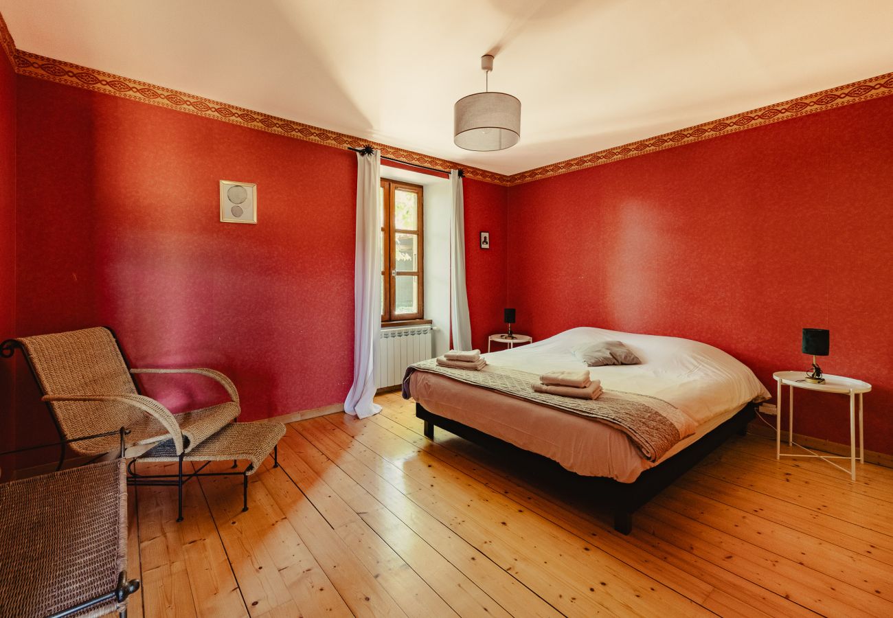 Maison à Chantemerle-les-Blés - Maison en galets avec piscine et jacuzzi