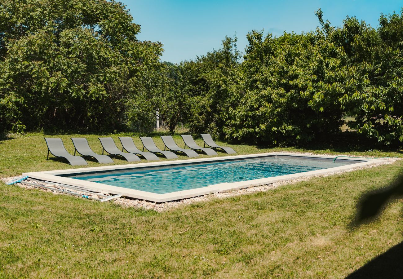 Maison à Chantemerle-les-Blés - Maison en galets avec piscine et jacuzzi