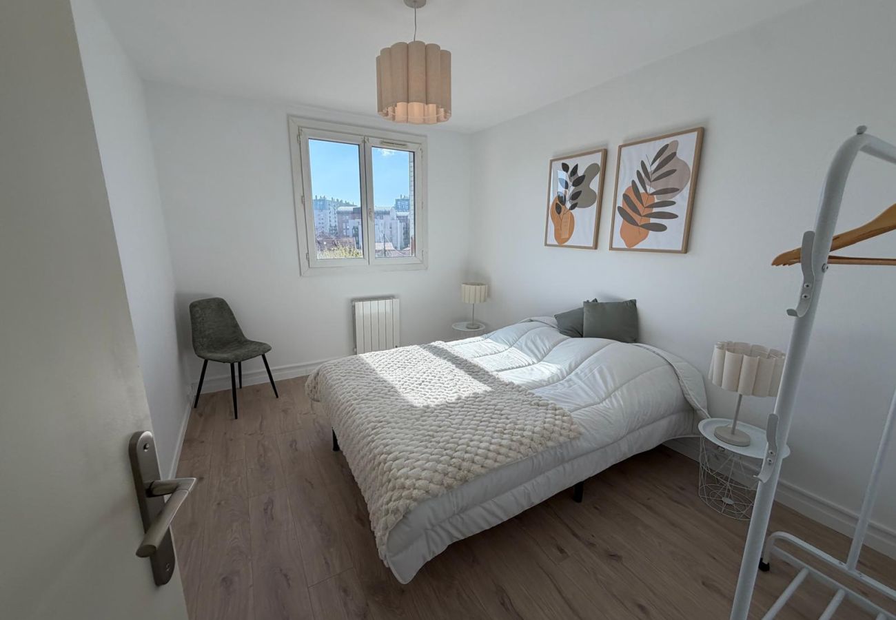 Appartement à Bourg-lès-Valence - Le Traversant - Parking Gratuit 